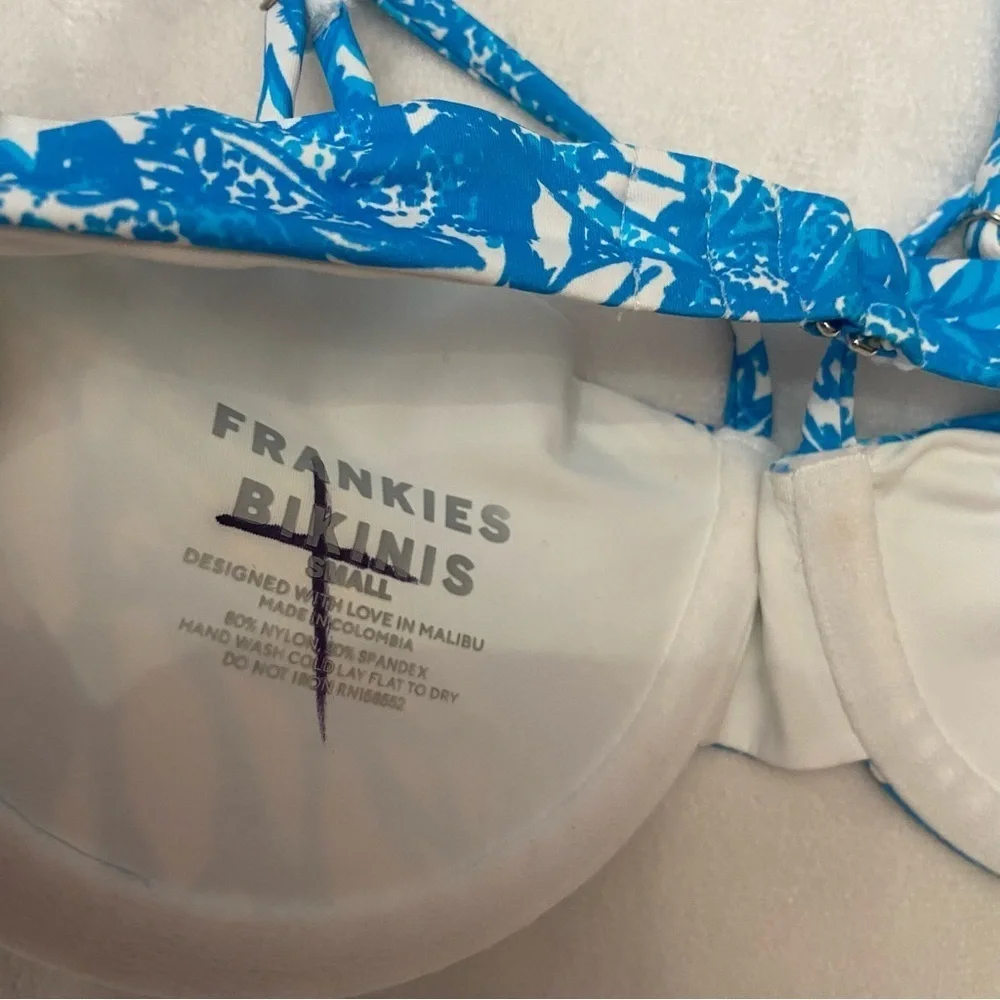 New! Frankie’s Bikinis Hazel Underwire Top in Iris Floral Blue 1059